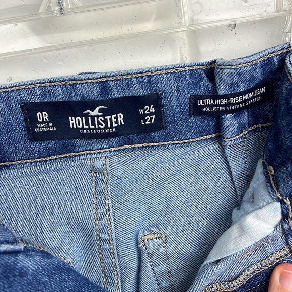 HOLLISTER Ultra High Rise Mom Jean Size 24/27 - Picture 3 of 9
